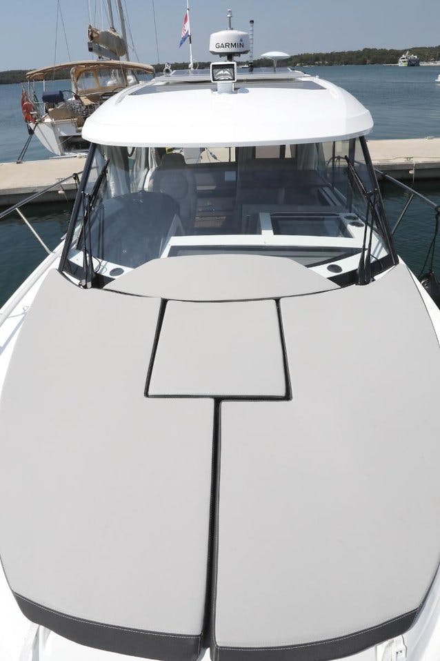 Book Merry Fisher 895 Motor boat for bareboat charter in ACI Marina Pula, Istra, Croatia with TripYacht!, picture 7