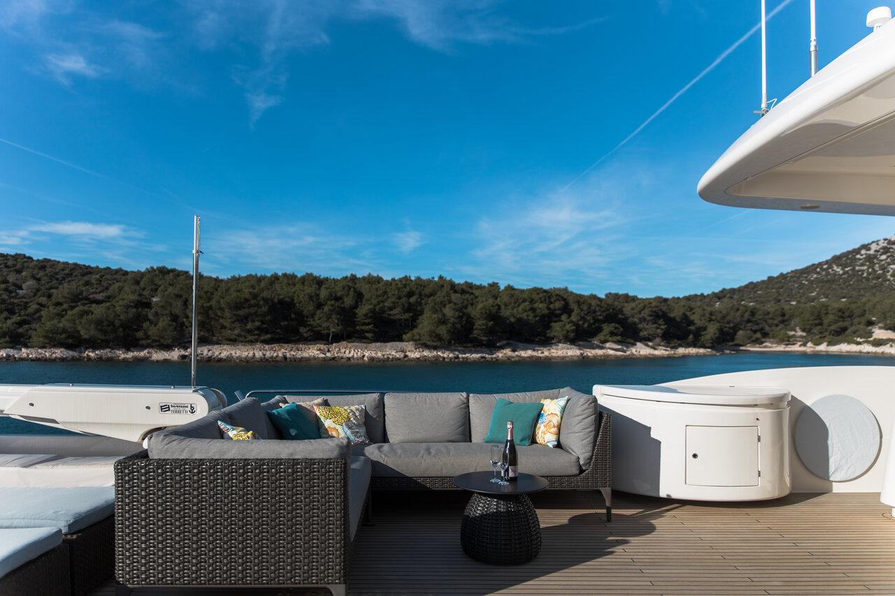 Book Custom Line Navetta 26 Luxury motor yacht for bareboat charter in Marina Mandalina, Sibenik, Šibenik region, Croatia with TripYacht!, picture 11