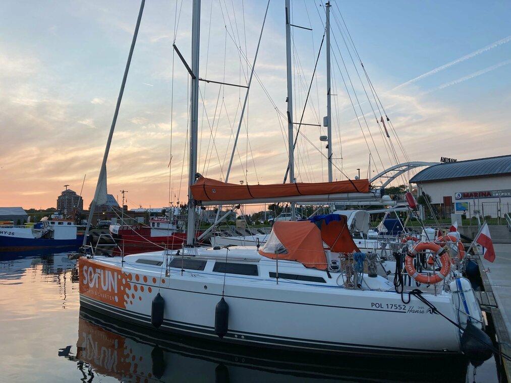 Book Hanse 345 Sailing yacht for bareboat charter in Marina Solna - Kołobrzeg, West Pomeranian, Poland with TripYacht!, picture 3