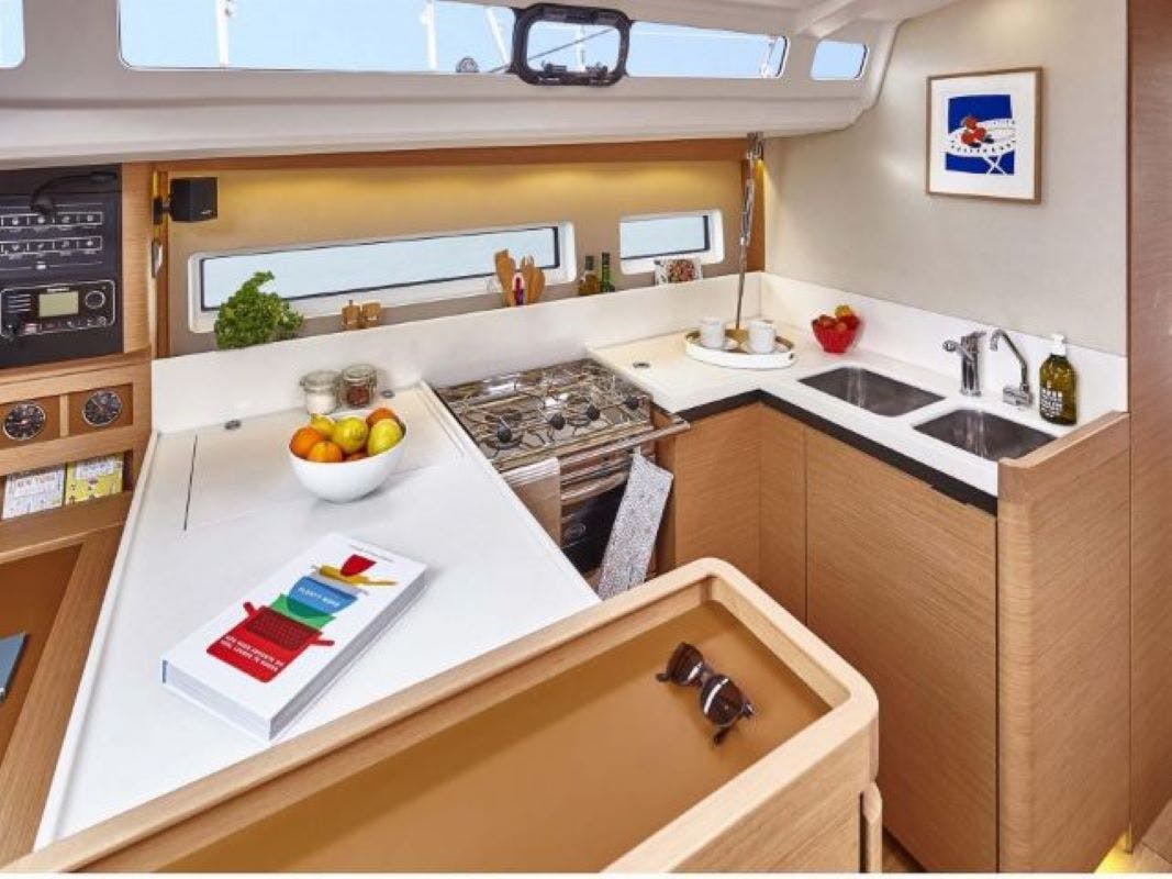 Book Sun Odyssey 440 - 3 cab. Sailing yacht for bareboat charter in Annapolis, Chesapeake Bay, Chesapeake Bay, USA with TripYacht!, picture 6