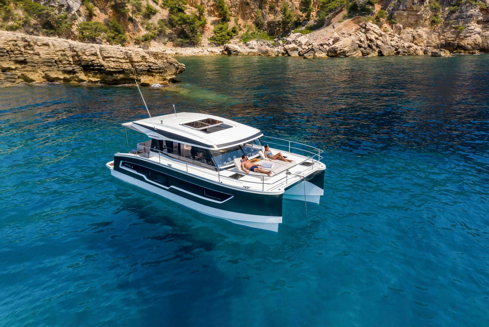 Book Fountaine Pajot MY4.S - Maestro Power catamaran for bareboat charter in Marseille, Corbières Port Services, Provence-Alpes-Côte d'Azur, France with TripYacht!, picture 8