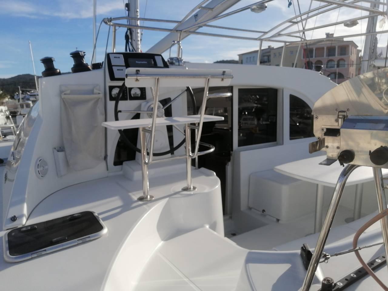 Lagoon 380 - 4 + 2 cab., picture 3