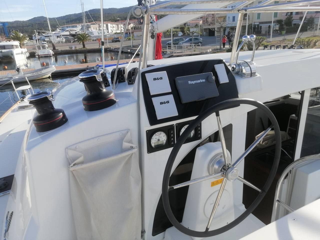 Lagoon 380 - 4 + 2 cab., picture 1