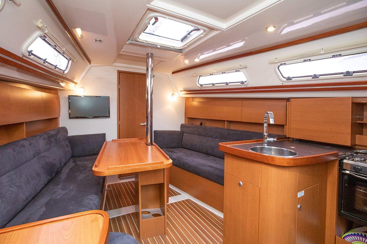Hanse 325, picture 4