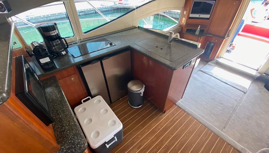 Book Cruiser Fly 47ft Motor yacht for bareboat charter in Dubai, Marina Yacht Club, Dubai, United Arab Emirates with TripYacht!, picture 8