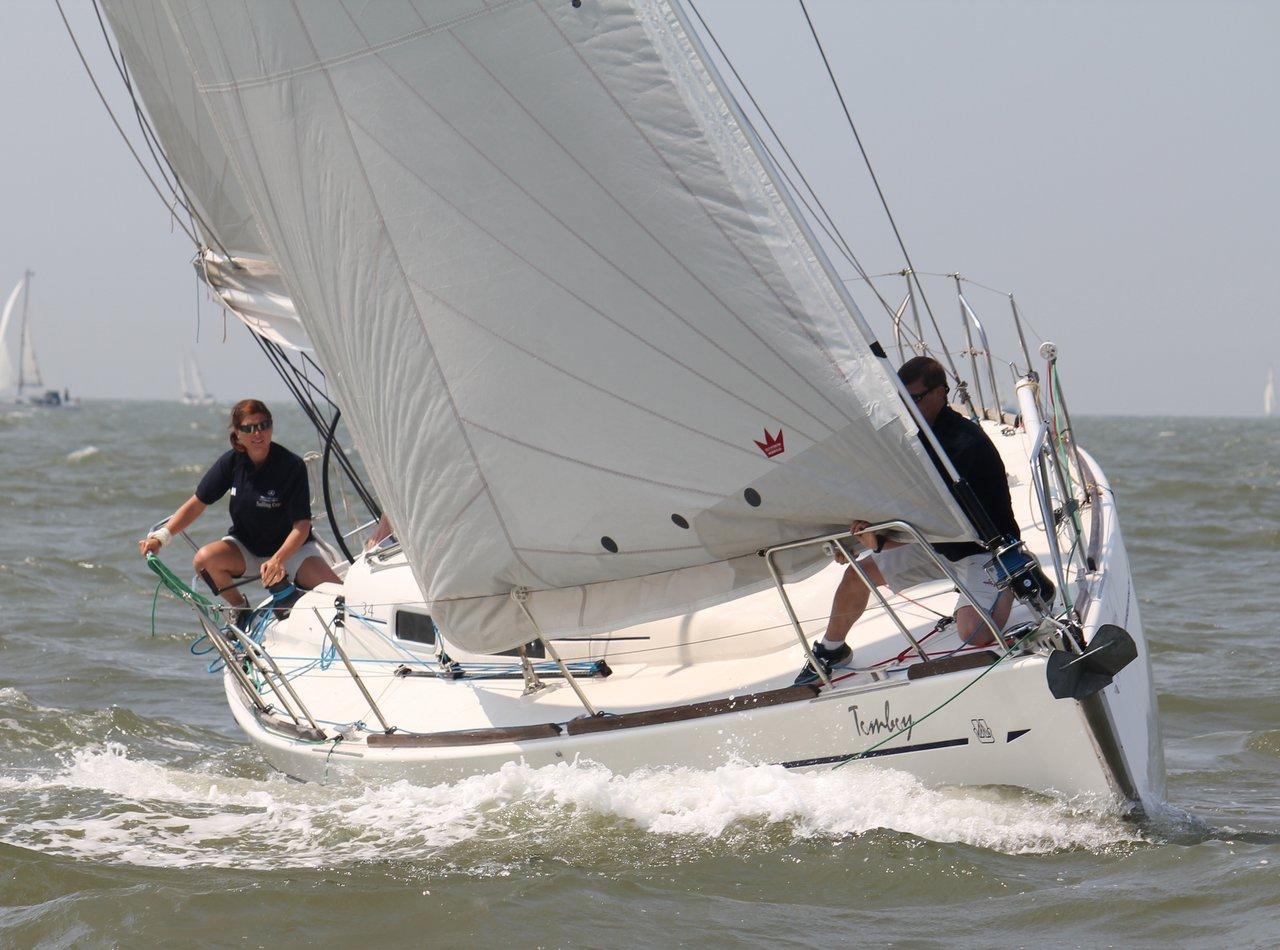 Book Dufour 34 - 2 cab. Sailing yacht for bareboat charter in Nieuwpoort, Koninklijke Yacht Club, Flemish Region, Belgium with TripYacht!, picture 3