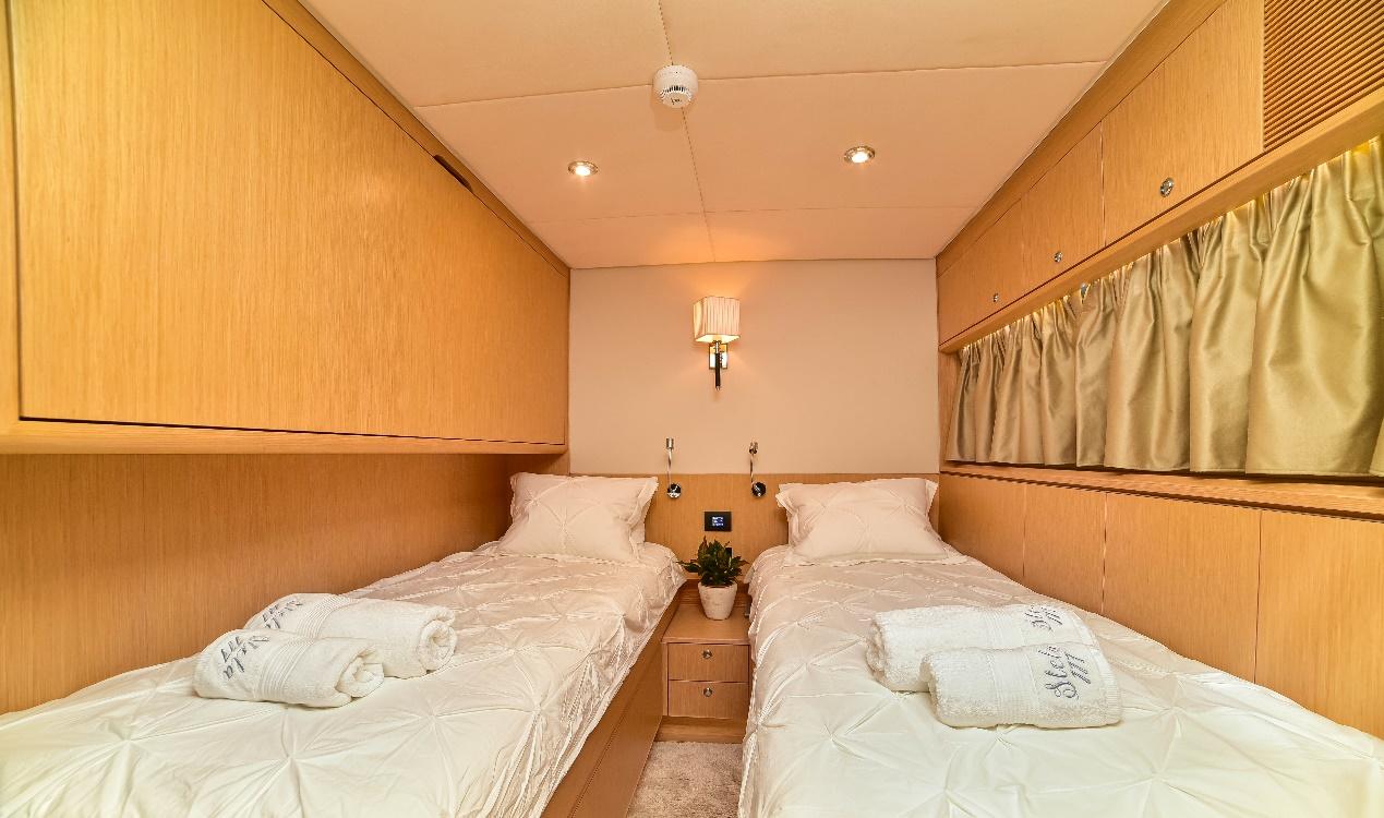 Royal Denship 85, picture 26