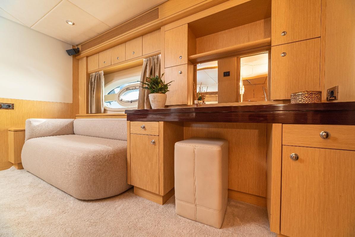 Royal Denship 85, picture 25