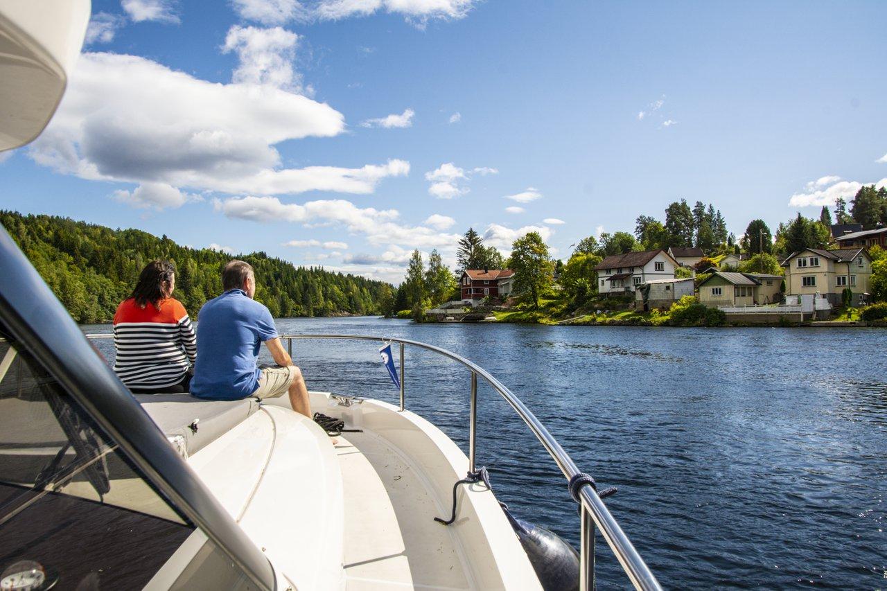 Book Greenline 39 Motor yacht for bareboat charter in Porsgrunn/Telemark, Vestfold og Telemark, Norway with TripYacht!, picture 6