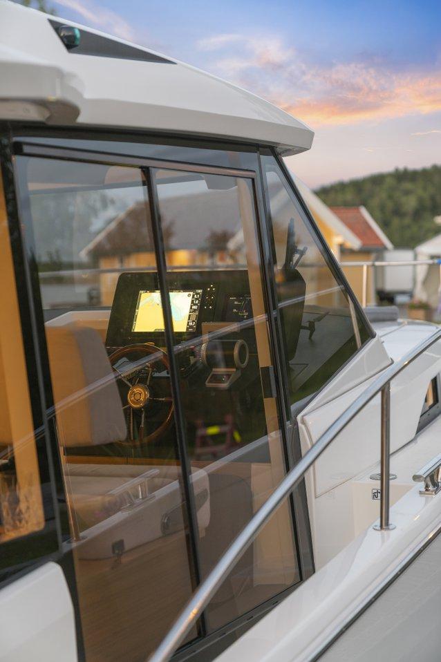 Book Greenline 39 Motor yacht for bareboat charter in Porsgrunn/Telemark, Vestfold og Telemark, Norway with TripYacht!, picture 17