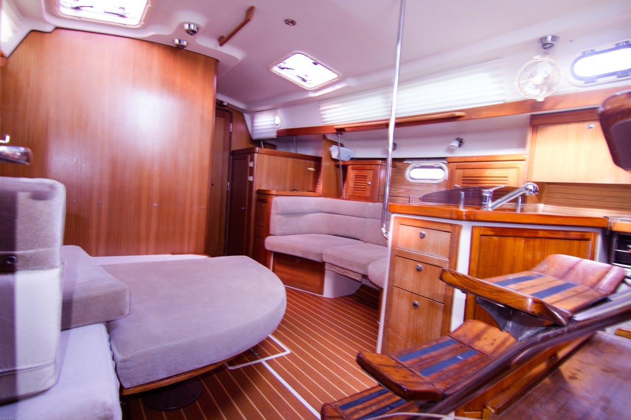 Book Catalina 375 Sailing yacht for bareboat charter in Koh Chang, Ko Chang, Thailand  with TripYacht!, picture 10