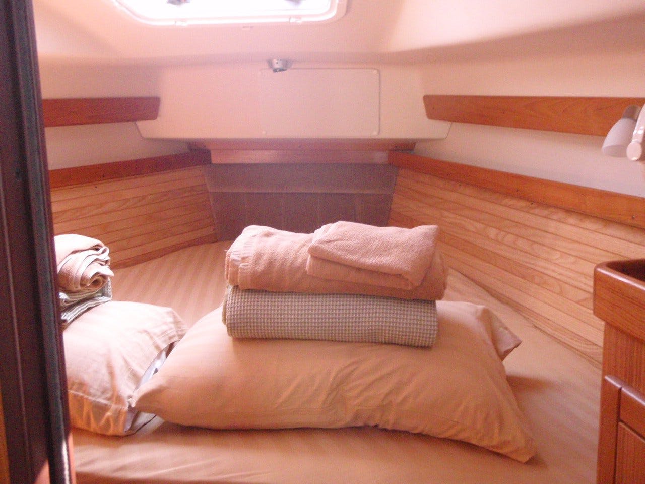 Book Catalina 375 Sailing yacht for bareboat charter in Koh Chang, Ko Chang, Thailand  with TripYacht!, picture 14