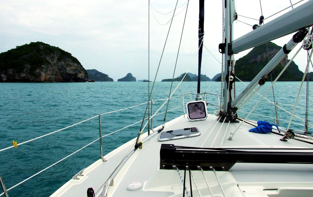 Book Catalina 375 Sailing yacht for bareboat charter in Koh Chang, Ko Chang, Thailand  with TripYacht!, picture 4