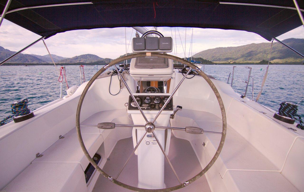 Catalina 375, picture 6