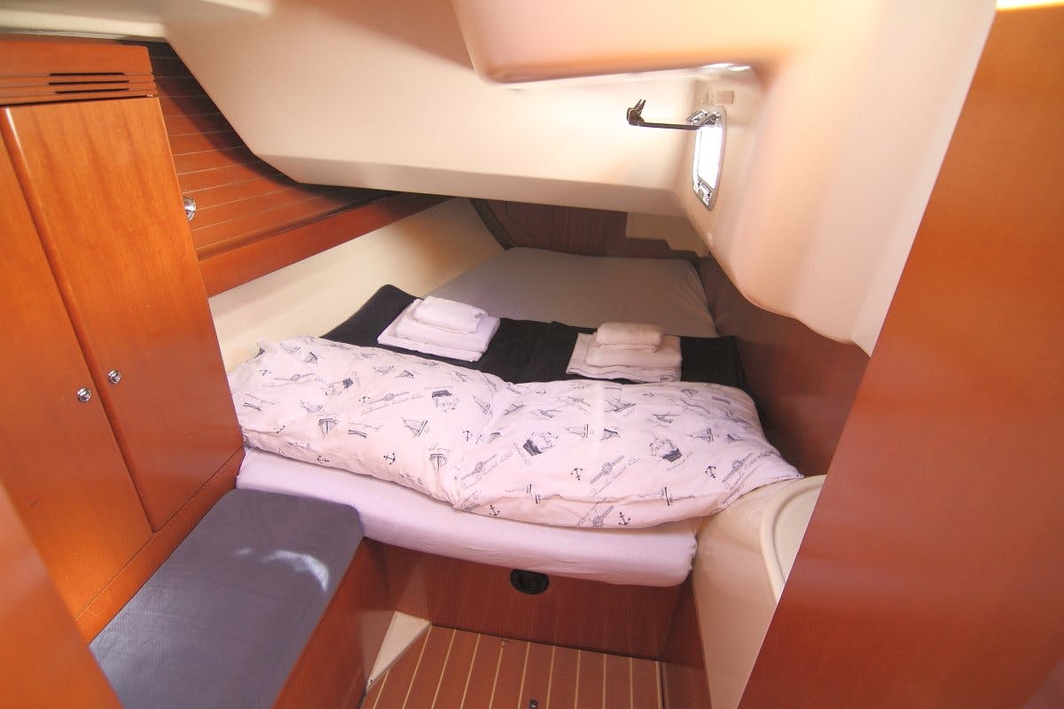 Book Dufour 44 - 4 cab. Sailing yacht for bareboat charter in Barcelona, Catalonia, Spain with TripYacht!, picture 34
