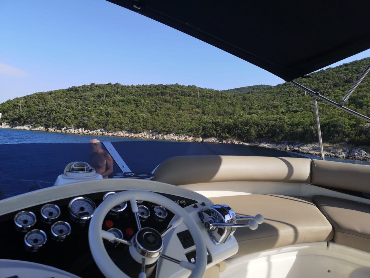Book Fairline Phantom 40 Motor yacht for bareboat charter in Dubrovnik, Gruž, Dubrovnik region, Croatia with TripYacht!, picture 7
