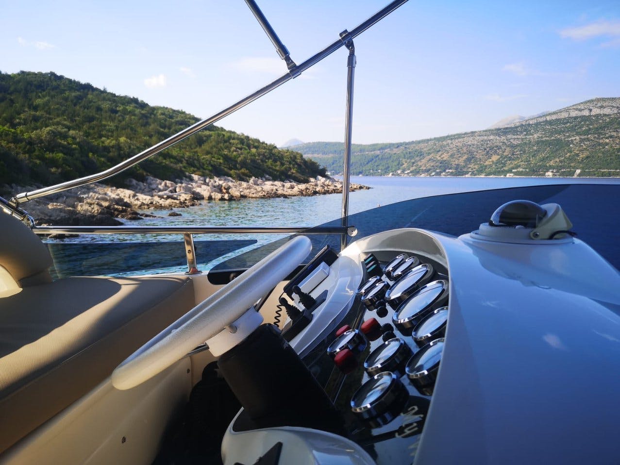 Book Fairline Phantom 40 Motor yacht for bareboat charter in Dubrovnik, Gruž, Dubrovnik region, Croatia with TripYacht!, picture 8