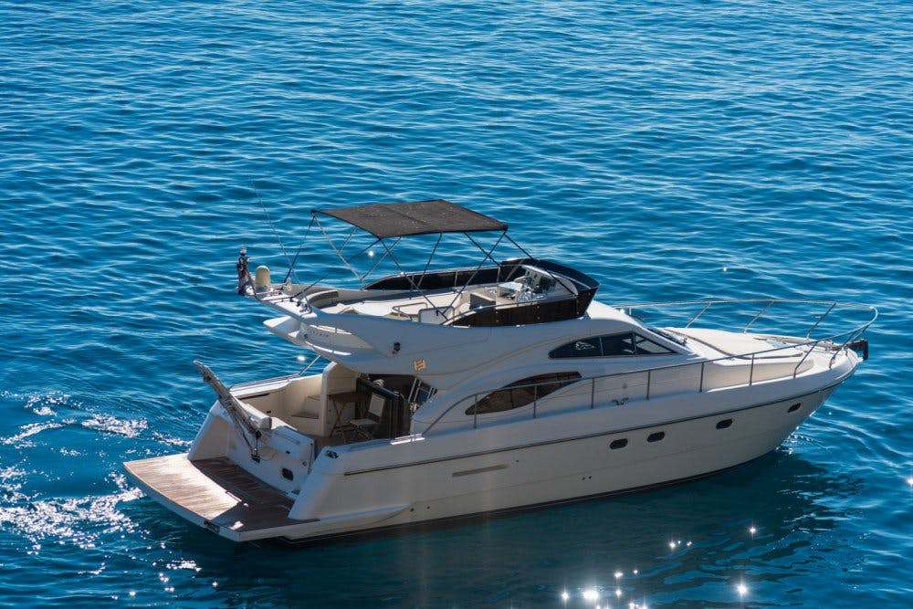 Book Ferretti Fly 43 Motor boat for bareboat charter in Dubrovnik, Gruž, Dubrovnik region, Croatia with TripYacht!, picture 7