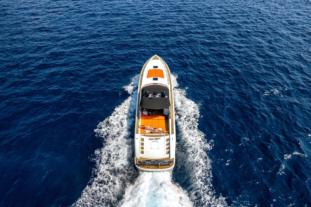 Book Tecnomar Madras 64 Motor yacht for bareboat charter in Dubrovnik, Gruž, Dubrovnik region, Croatia with TripYacht!, picture 9