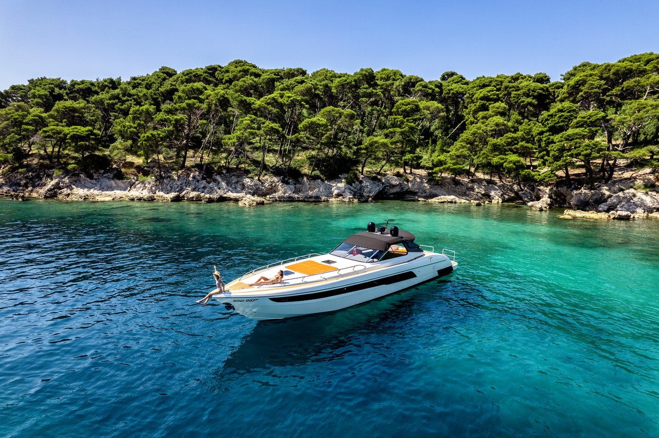 Book Tecnomar Madras 64 Motor yacht for bareboat charter in Dubrovnik, Gruž, Dubrovnik region, Croatia with TripYacht!, picture 5