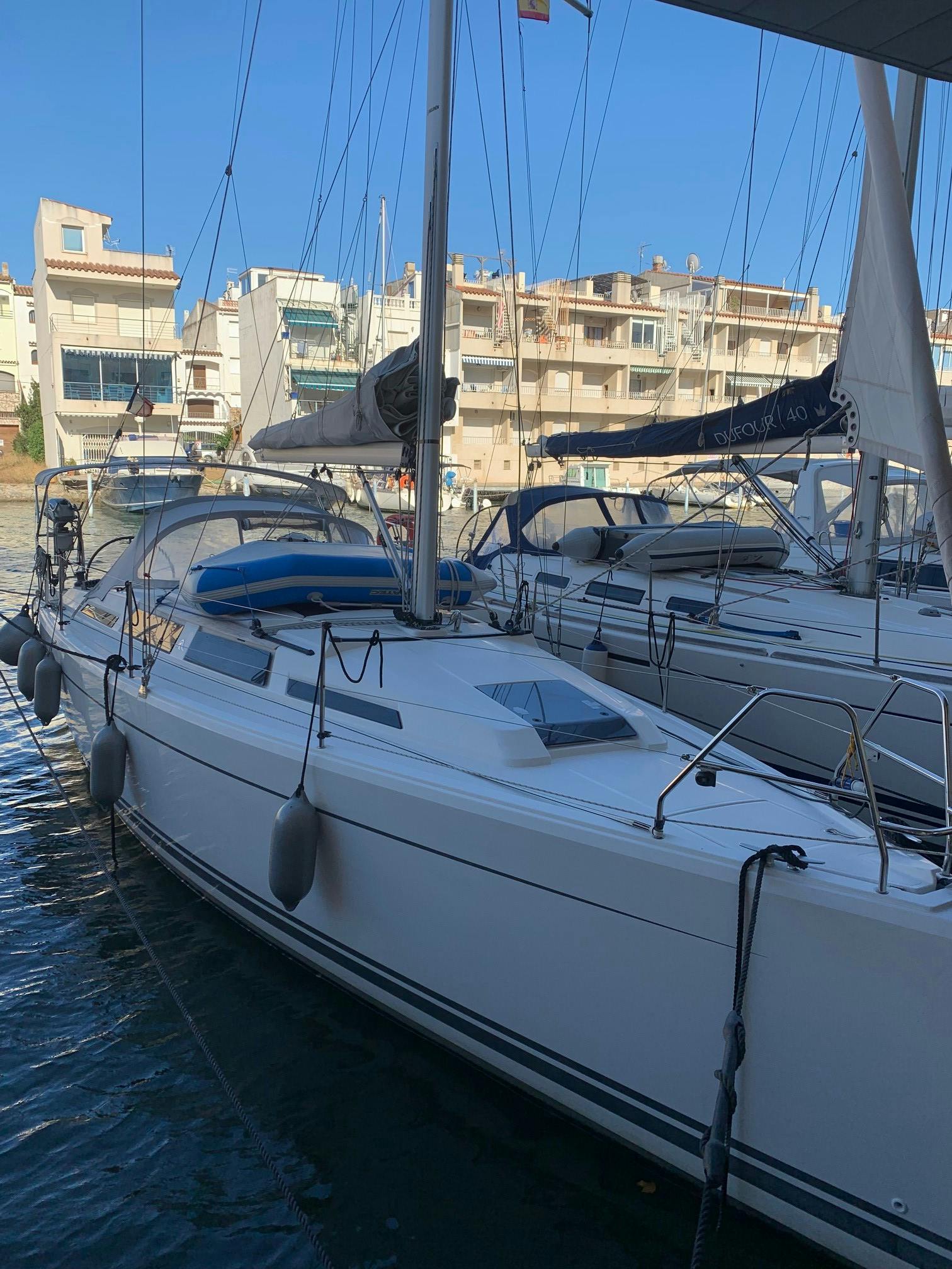Book Hanse 345 Sailing yacht for bareboat charter in Roses, Empuriabrava marina, Catalonia, Spain with TripYacht!, picture 3