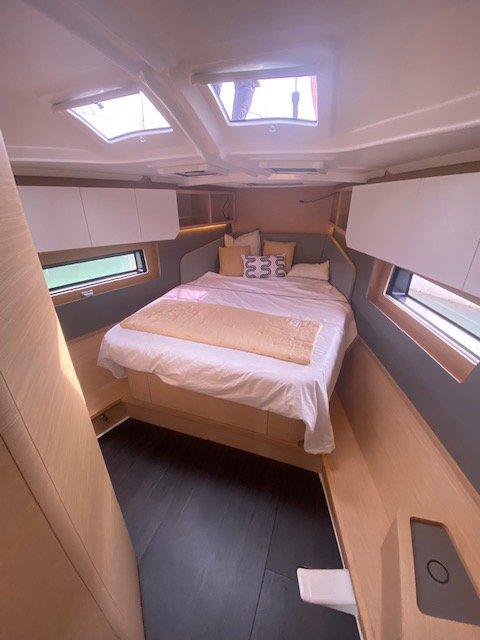 Book Dufour 410 GL Sailing yacht for bareboat charter in Nieuwpoort, Koninklijke Yacht Club, Flemish Region, Belgium with TripYacht!, picture 10