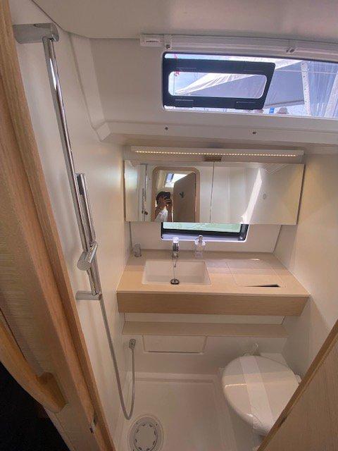 Book Dufour 410 GL Sailing yacht for bareboat charter in Nieuwpoort, Koninklijke Yacht Club, Flemish Region, Belgium with TripYacht!, picture 14