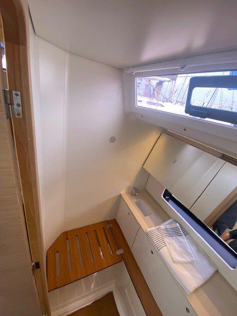 Book Dufour 410 GL Sailing yacht for bareboat charter in Nieuwpoort, Koninklijke Yacht Club, Flemish Region, Belgium with TripYacht!, picture 16