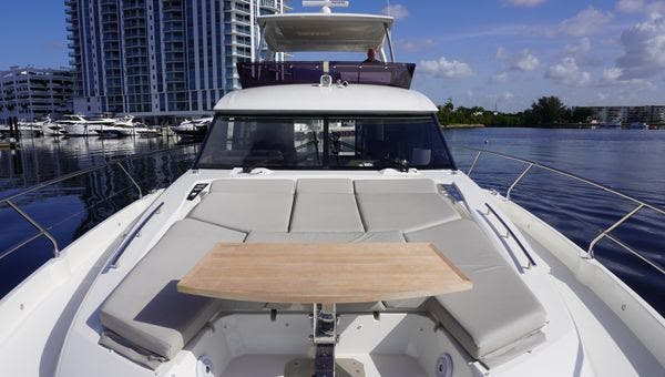 Book Prestige 590 Flybridge - 3 + 1 cab.	 Motor yacht for bareboat charter in St. Petersburg, Vinoy Marina, Florida, USA with TripYacht!, picture 19