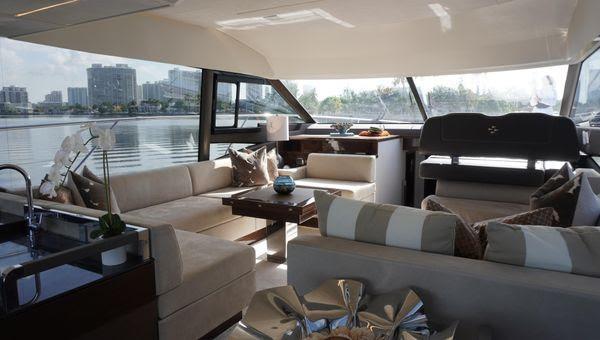 Book Prestige 590 Flybridge - 3 + 1 cab.	 Motor yacht for bareboat charter in St. Petersburg, Vinoy Marina, Florida, USA with TripYacht!, picture 6