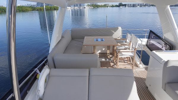 Book Prestige 590 Flybridge - 3 + 1 cab.	 Motor yacht for bareboat charter in St. Petersburg, Vinoy Marina, Florida, USA with TripYacht!, picture 17