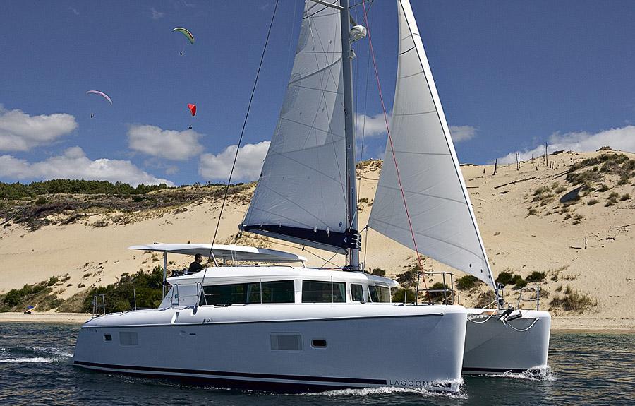 Book Lagoon 420 - 6 cab. Catamaran for bareboat charter in Nikiti, Northern Greece/Aegean, Greece with TripYacht!, picture 3