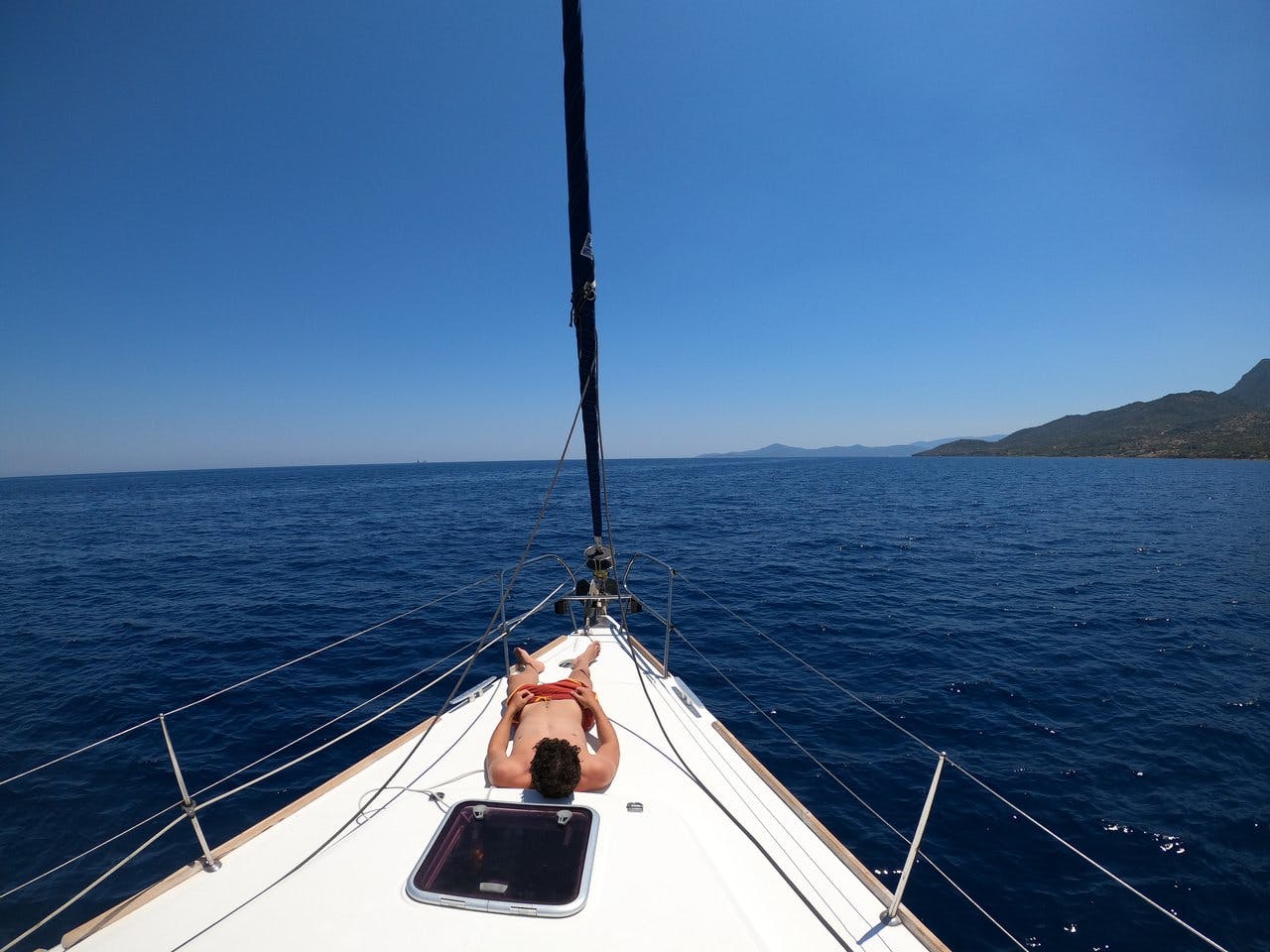 Book Oceanis 43 Sailing yacht for bareboat charter in Athens, Alimos marina, Athens area/Saronic/Peloponese, Greece with TripYacht!, picture 11