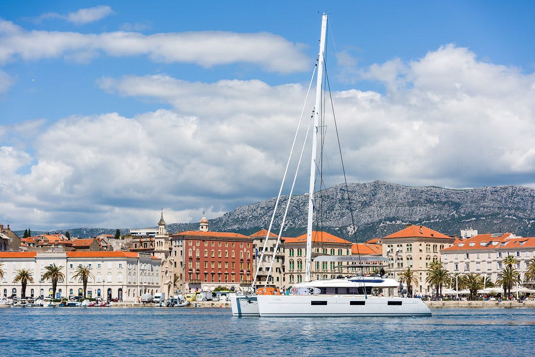 Book Lagoon 620 - 6 + 2 cab. Catamaran for bareboat charter in Marina Kastela, Split region, Croatia with TripYacht!, picture 3