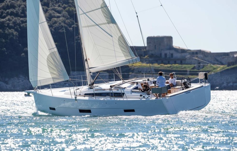 Book Dufour 430 GL Sailing yacht for bareboat charter in Cote D'Azur, Port Pin Rolland, Provence-Alpes-Côte d'Azur, France with TripYacht!, picture 14