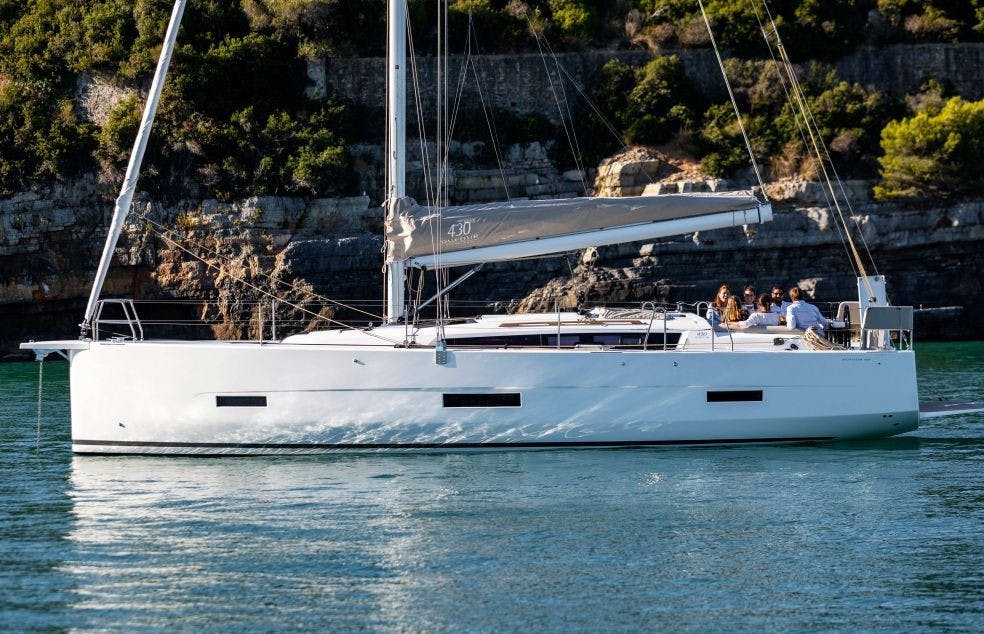 Book Dufour 430 GL Sailing yacht for bareboat charter in Cote D'Azur, Port Pin Rolland, Provence-Alpes-Côte d'Azur, France with TripYacht!, picture 11