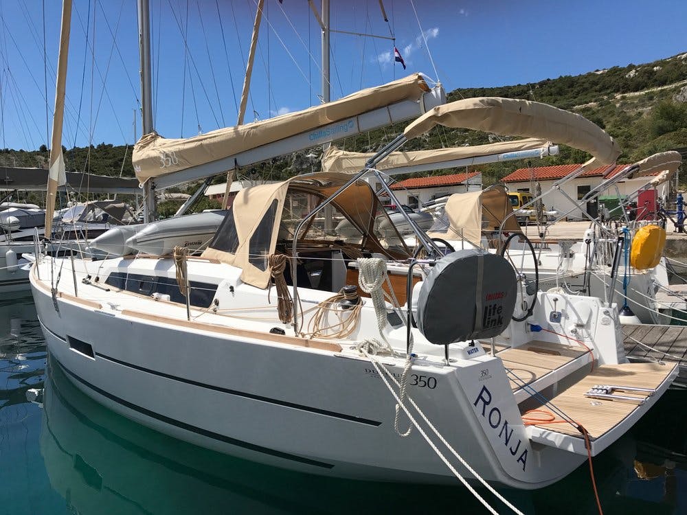 Book Dufour 350 GL Sailing yacht for bareboat charter in Marina Kremik, Primosten, Šibenik region, Croatia with TripYacht!, picture 1