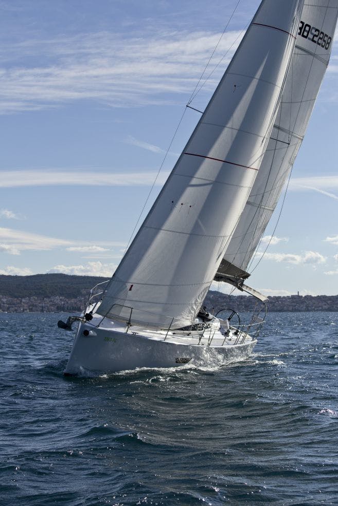Book Elan E4 Sailing yacht for bareboat charter in Pula, ACI Marina Pomer, Istra, Croatia with TripYacht!, picture 4