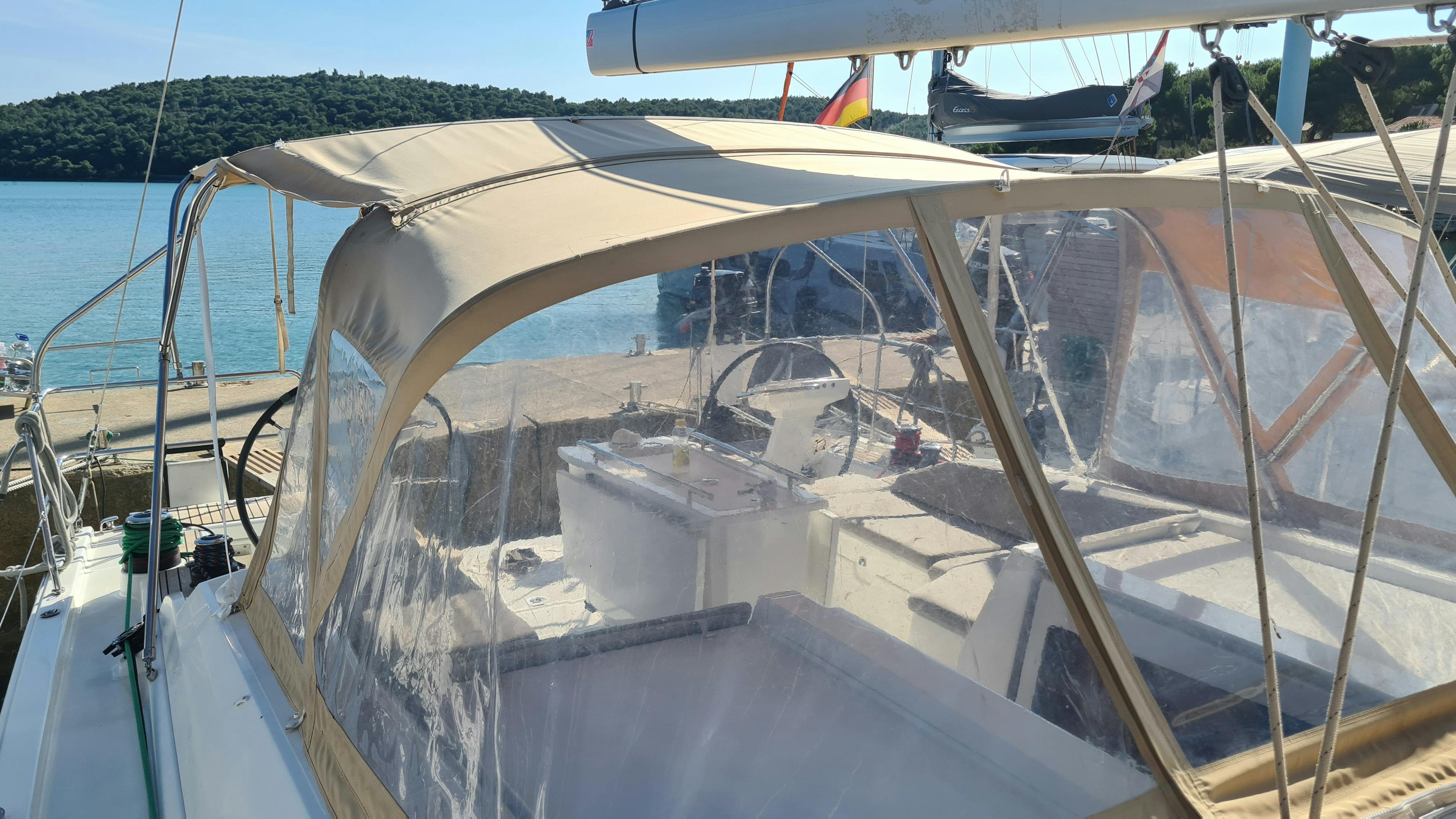 Book Oceanis 46.1 Sailing yacht for bareboat charter in Pula, ACI Marina Pomer, Istra, Croatia with TripYacht!, picture 6