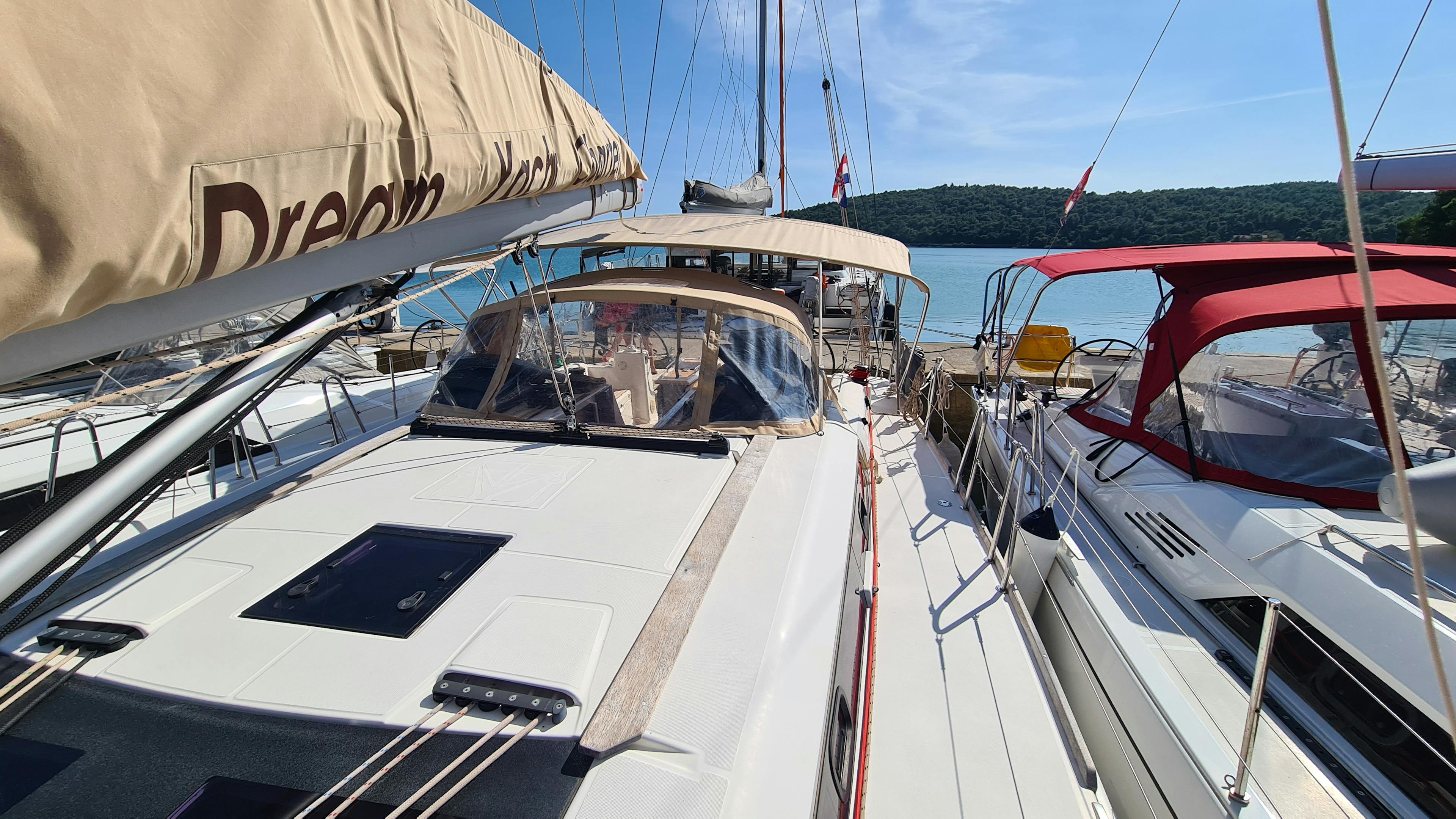 Book Dufour 460 GL - 3 cab. Sailing yacht for bareboat charter in Pula, ACI Marina Pomer, Istra, Croatia with TripYacht!, picture 5