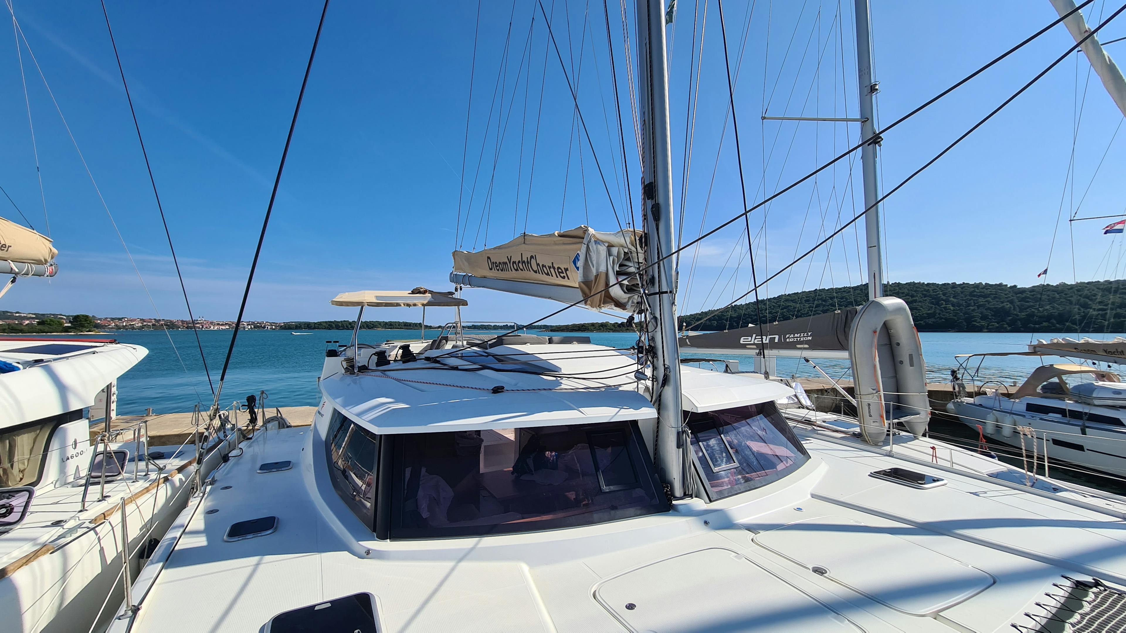 Book Helia 44 - 4 + 2 cab. Catamaran for bareboat charter in Pula, ACI Marina Pomer, Istra, Croatia with TripYacht!, picture 3