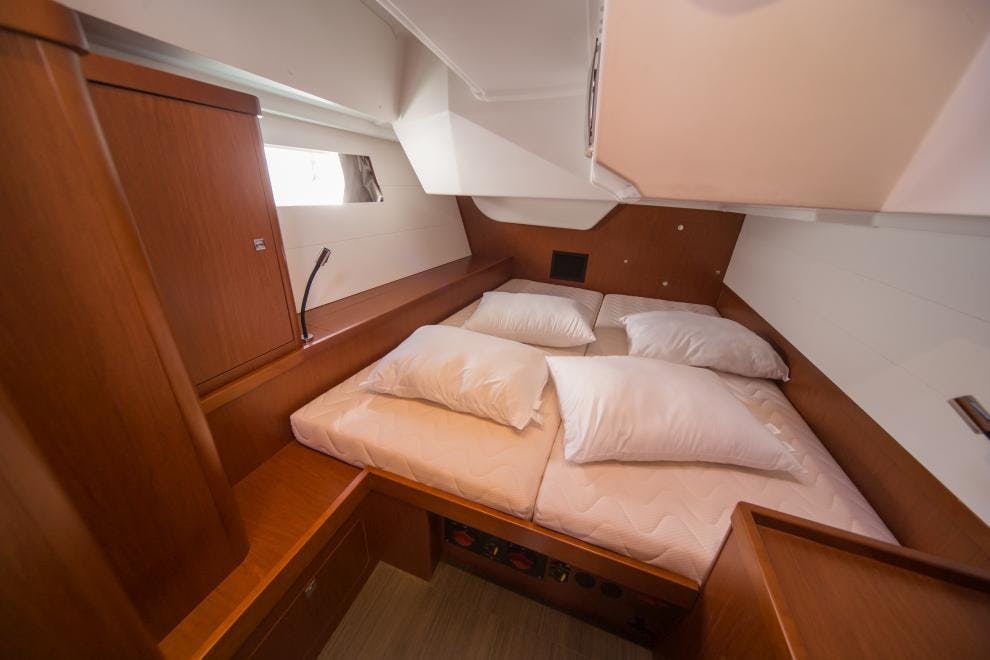 Book Oceanis 48 - 5 cab. Sailing yacht for bareboat charter in Dubrovnik, Komolac, ACI Marina Dubrovnik, Dubrovnik region, Croatia with TripYacht!, picture 4