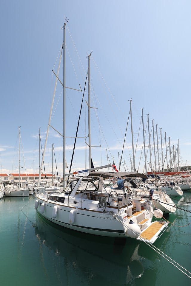 Book Oceanis 35.1 Sailing yacht for bareboat charter in Marina Kornati, Biograd, Zadar region, Croatia with TripYacht!, picture 3