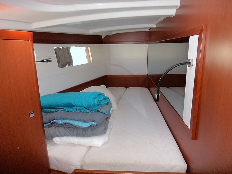 Book Oceanis 48 - 5 cab. Sailing yacht for bareboat charter in Paros, Cyclades, Greece with TripYacht!, picture 16