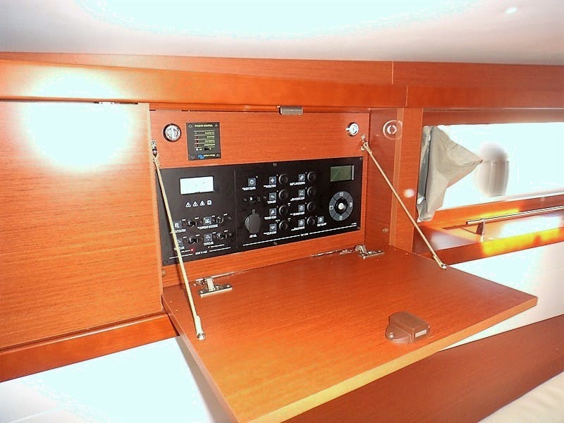 Book Oceanis 48 - 5 cab. Sailing yacht for bareboat charter in Paros, Cyclades, Greece with TripYacht!, picture 15