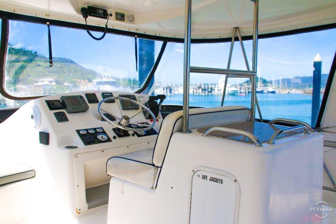 Book Conquest 44 Power catamaran for bareboat charter in Whitsundays, Airlie Beach, Coral Sea Marina, Whitsunday Region of Queensland, Australia and Oceania with TripYacht!, picture 12