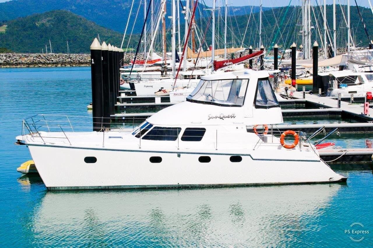 Book Conquest 44 Power catamaran for bareboat charter in Whitsundays, Airlie Beach, Coral Sea Marina, Whitsunday Region of Queensland, Australia and Oceania with TripYacht!, picture 11