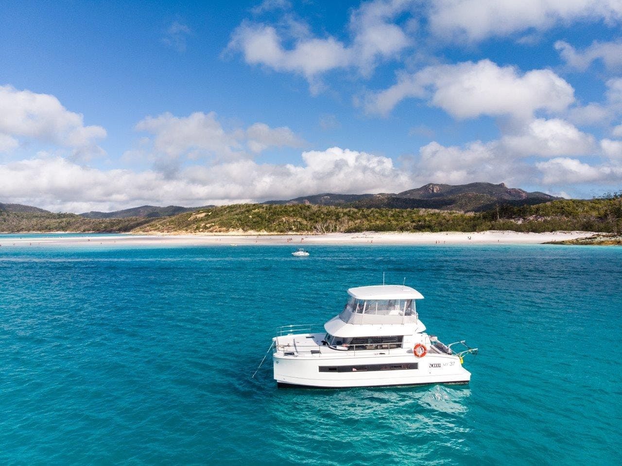 Book Fountaine Pajot MY 37 - 3 cab. Power catamaran for bareboat charter in Whitsundays, Airlie Beach, Coral Sea Marina, Whitsunday Region of Queensland, Australia and Oceania with TripYacht!, picture 16