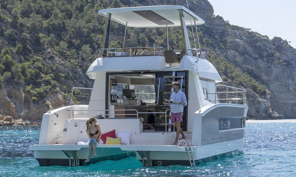 Book Fountaine Pajot MY 37 - 3 cab. Power catamaran for bareboat charter in Whitsundays, Airlie Beach, Coral Sea Marina, Whitsunday Region of Queensland, Australia and Oceania with TripYacht!, picture 5