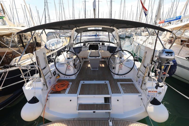 Book Oceanis 41.1 Sailing yacht for bareboat charter in Marina Kornati, Biograd, Zadar region, Croatia with TripYacht!, picture 6
